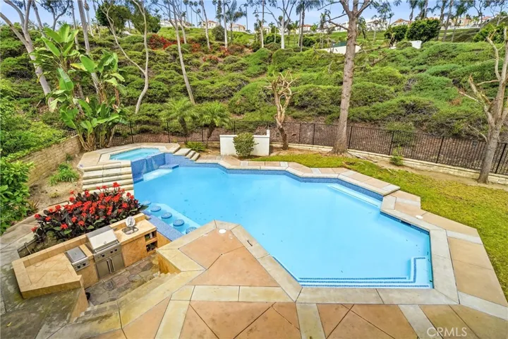23302 Vista Carillo, Laguna Niguel, California 92677
