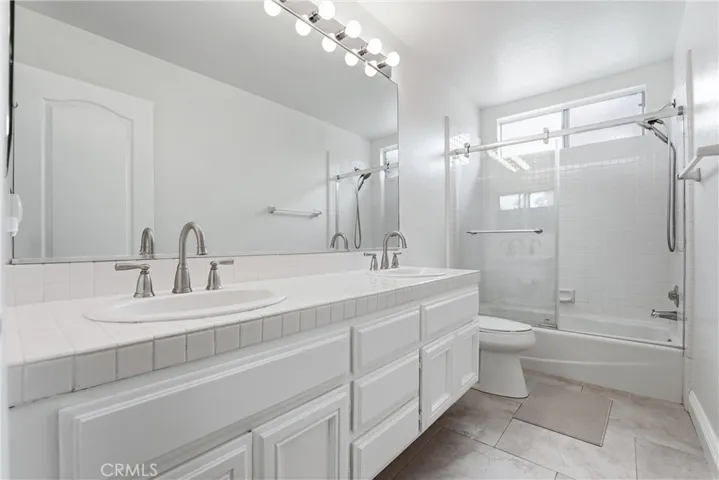 23302 Vista Carillo, Laguna Niguel, California 92677