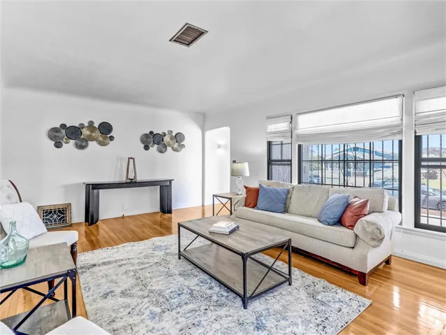 9647 S Harvard, Los Angeles, California 90047