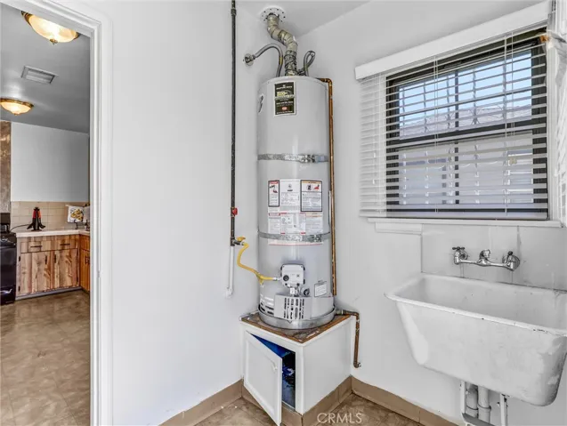 9647 S Harvard, Los Angeles, California 90047