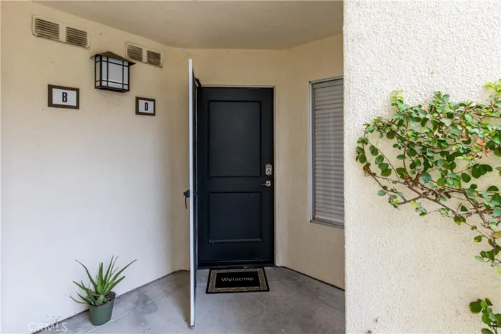 129 N Cross Creek, Orange, California 92869