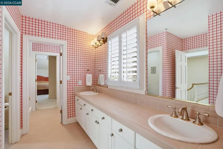 45 N Merrill Circle, Moraga, California 94556