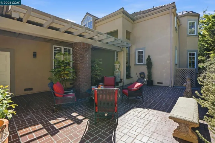 45 N Merrill Circle, Moraga, California 94556