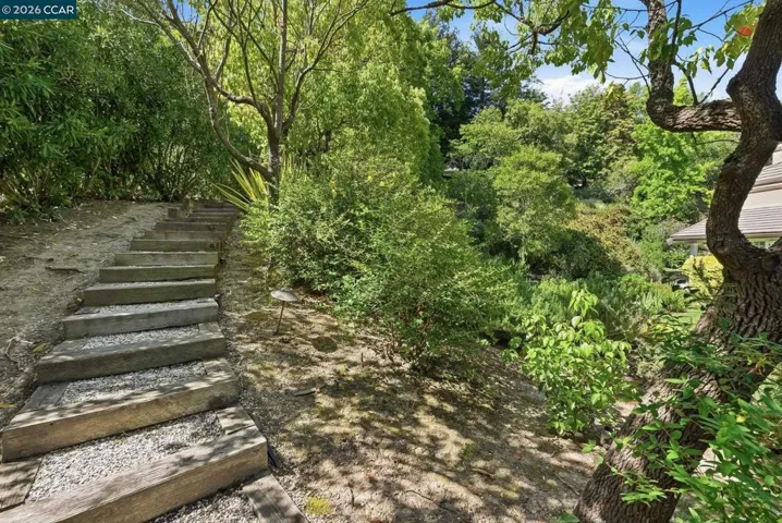 45 N Merrill Circle, Moraga, California 94556