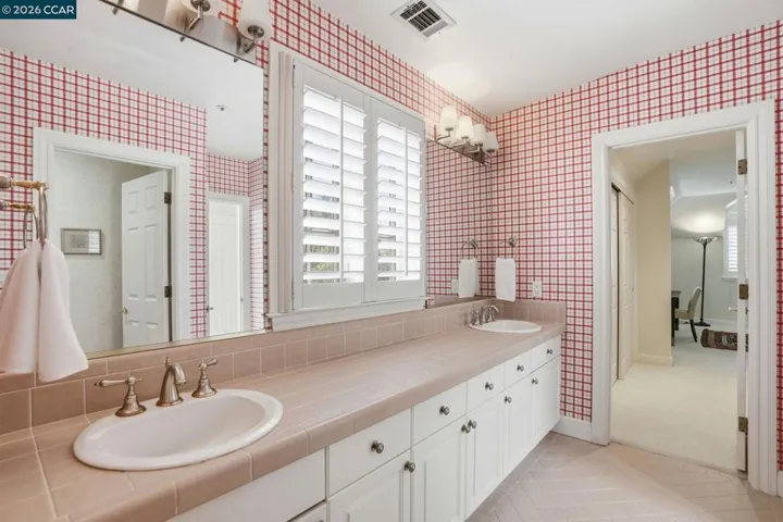 45 N Merrill Circle, Moraga, California 94556