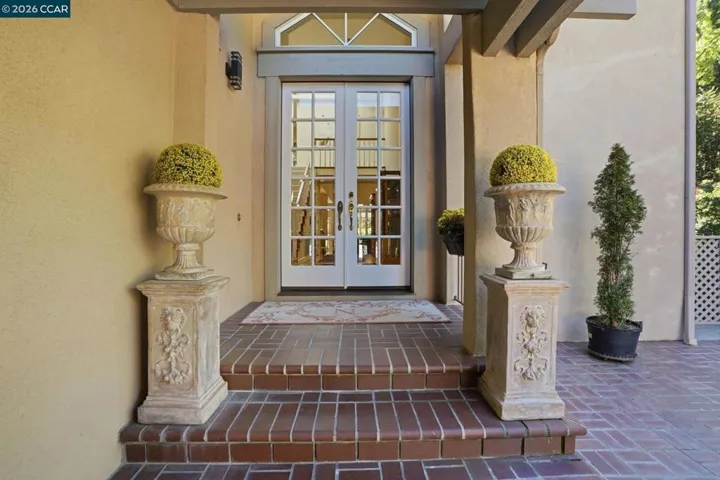 45 N Merrill Circle, Moraga, California 94556