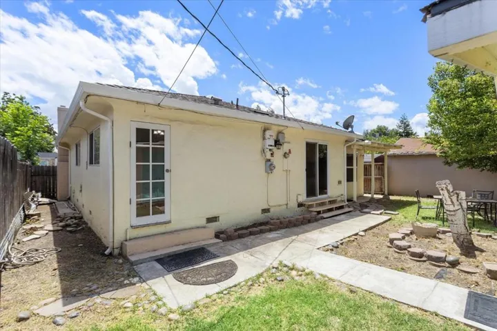 1745 Elmwood Avenue, Stockton, California 95204