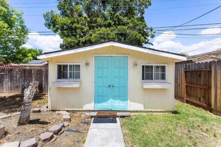 1745 Elmwood Avenue, Stockton, California 95204