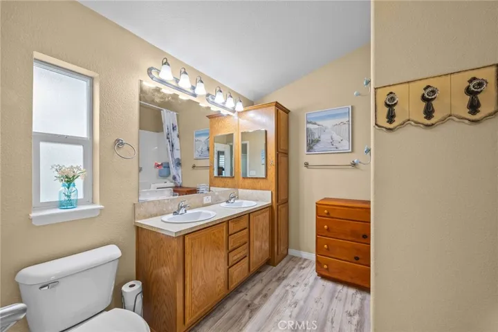 Primary Bathroom - 1366 Woodbrook Way