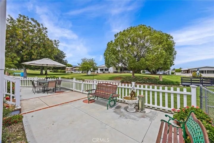 The Front Patio on the Green Belt! - 1366 Woodbrook Way