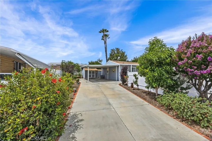 Long Private Driveway - 1366 Woodbrook Way