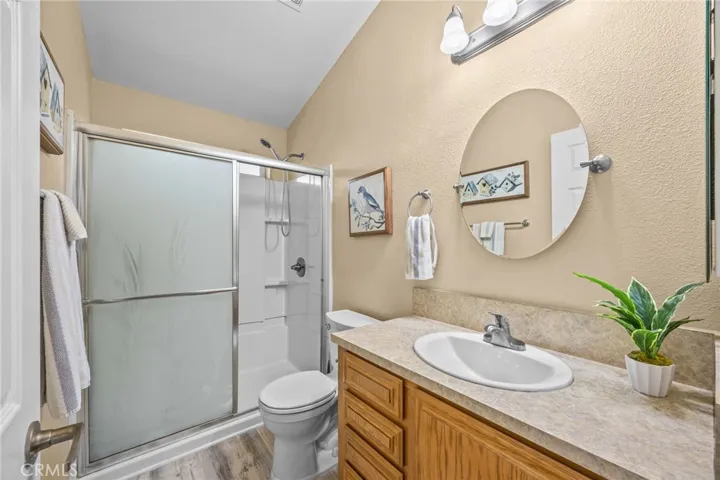 Guest Bathroom - 1366 Woodbrook Way