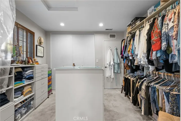 Primary suite Walk-in Closet