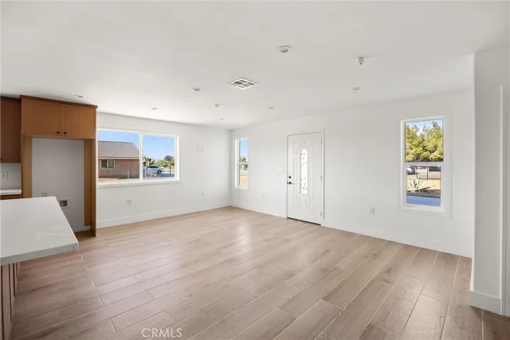 11442 Primrose, Hesperia, California 92345