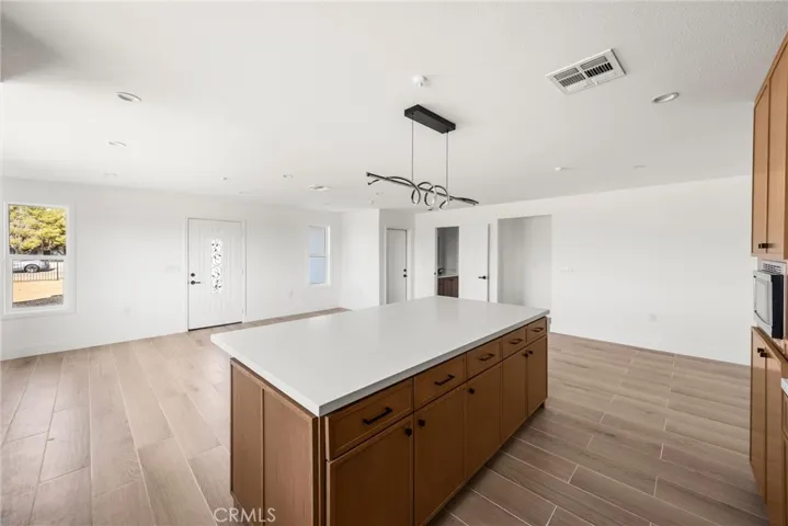 11442 Primrose, Hesperia, California 92345