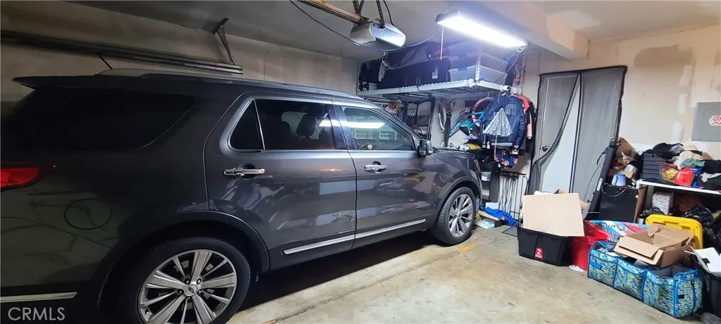 2 Car Garage (attached)