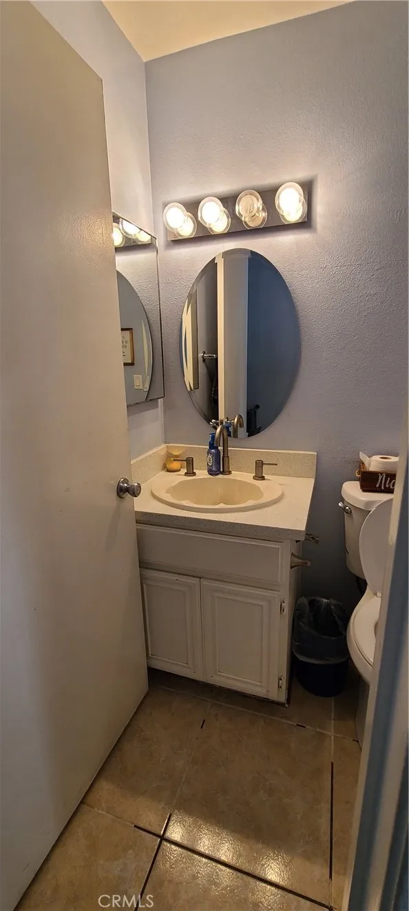 Half bath on frst floor
