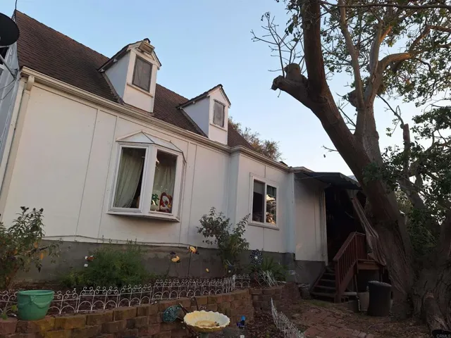 1640 Ojeda Road, Vista, California 92084