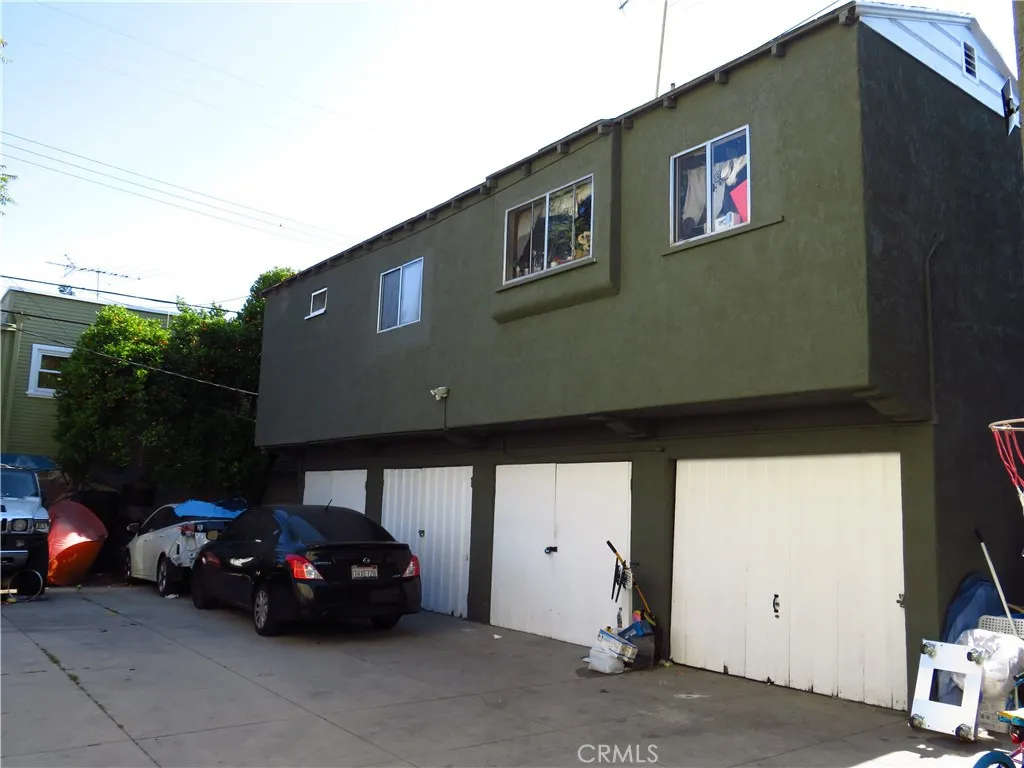 GARAGES