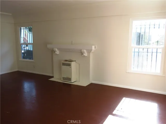 LIVING ROOM DOWNSTAIRS UNIT