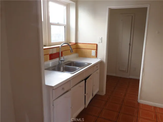 KITCHEN DOWNSTAIRS UNIT
