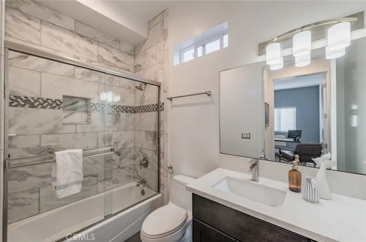 2nd Floor Bathroom
