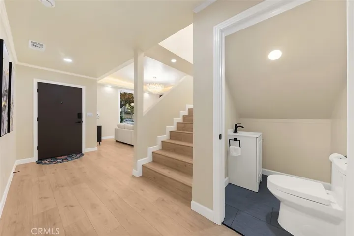 1081 Loma Avenue, Long Beach, California 90804