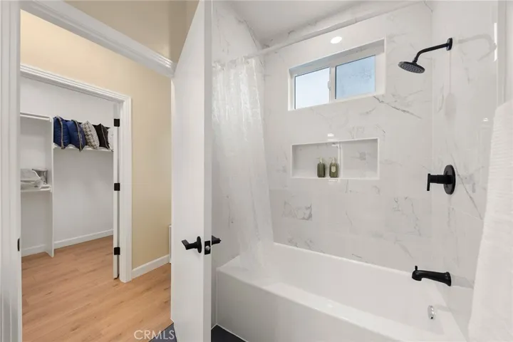 1081 Loma Avenue, Long Beach, California 90804