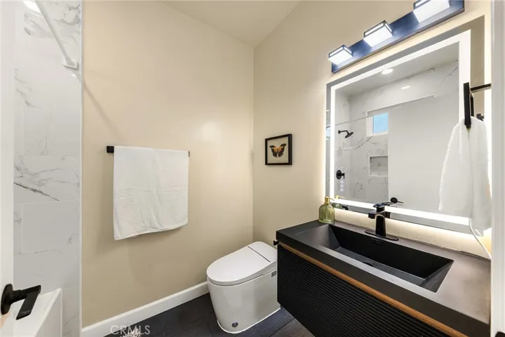 1081 Loma Avenue, Long Beach, California 90804