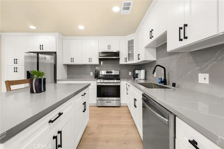1081 Loma Avenue, Long Beach, California 90804