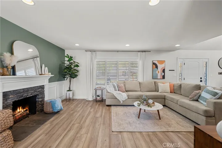 16624 Nearview, Canyon Country, California 91387