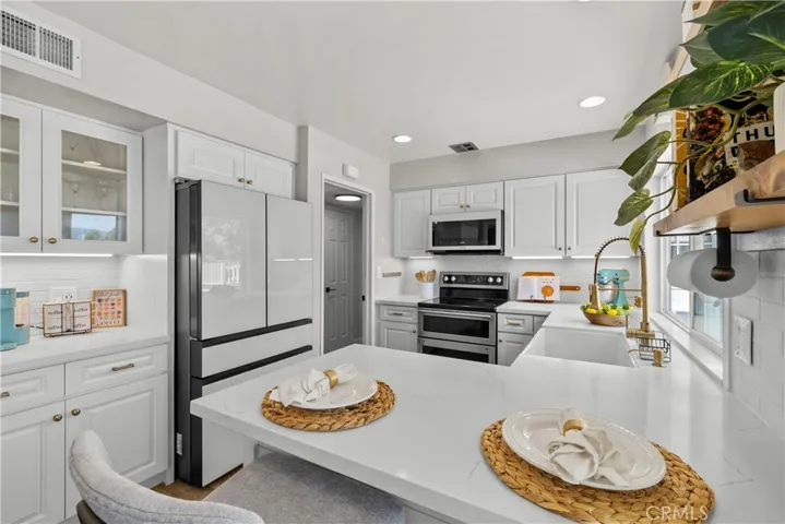 16624 Nearview, Canyon Country, California 91387