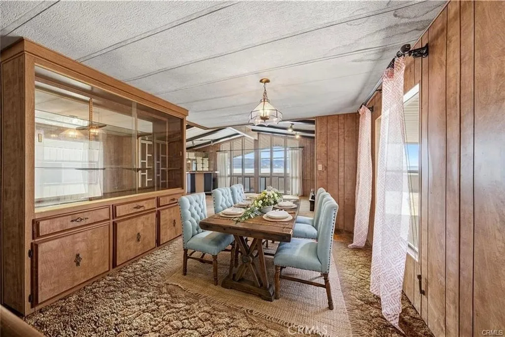 Dining Room - Virtual Stage