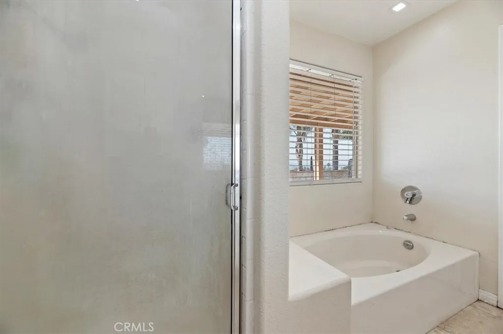 Shower & Soaking Tub