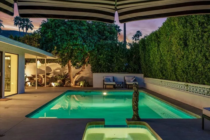 Sparkling Pool and Spa