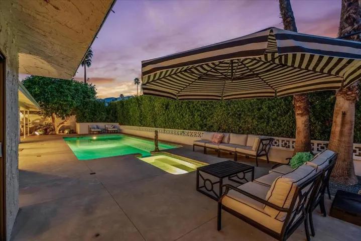 Sparkling Pool and Spa