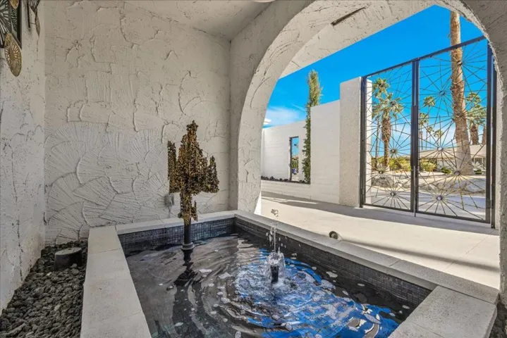 Front fountain
