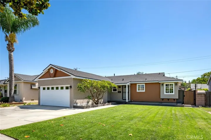 Welcome to 5818 Woodruff Ave!