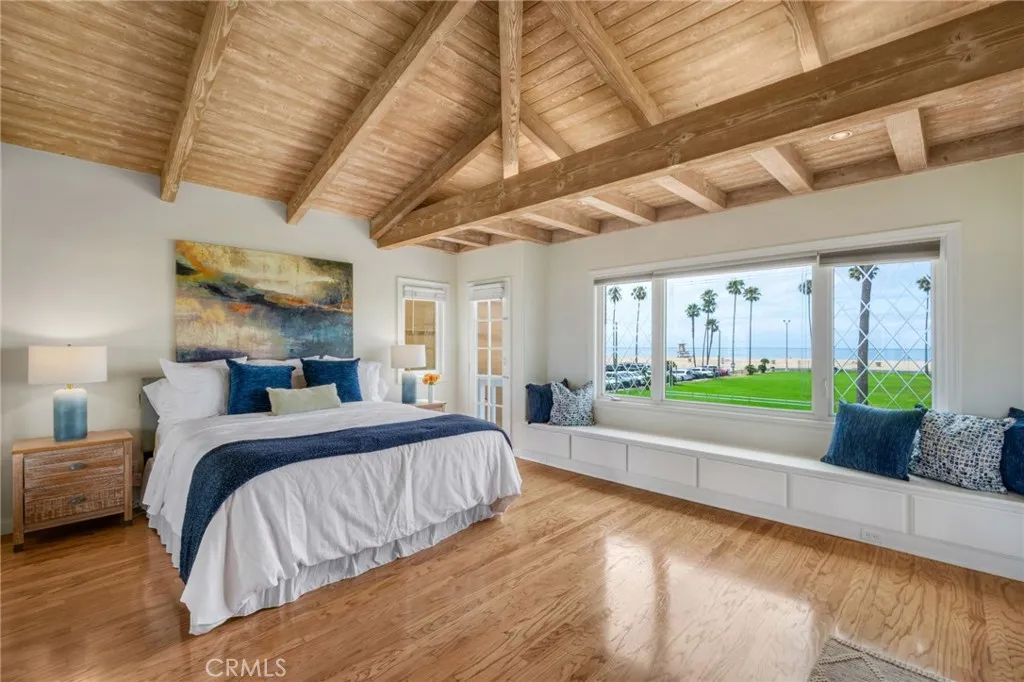 Oversized window seat to relax and take in the forever views