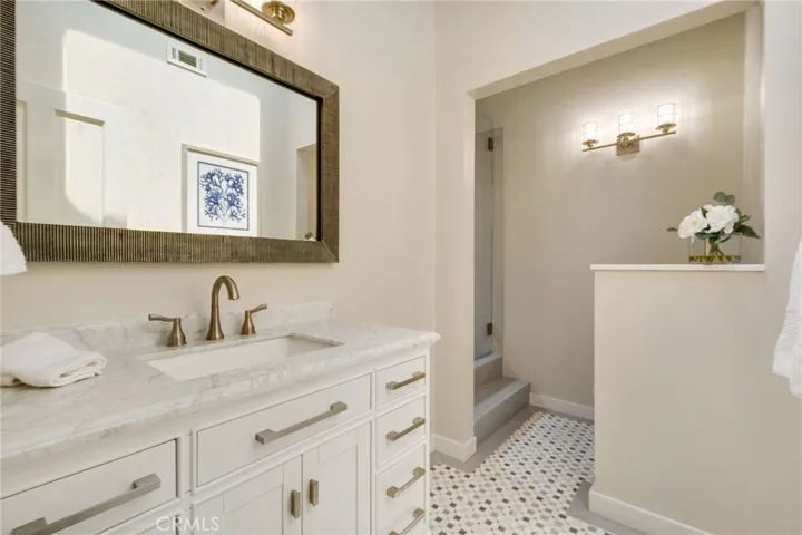 Beautifully updated guest bath with shower