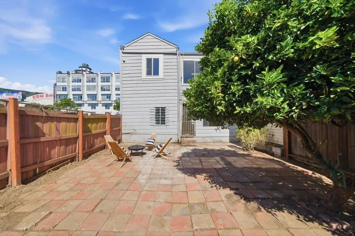 31 Rio Verde Street, Daly City, California 94014