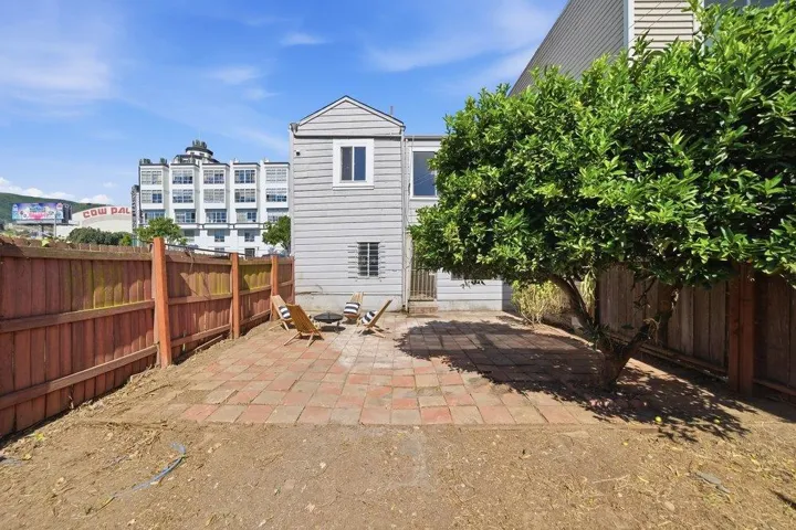 31 Rio Verde Street, Daly City, California 94014