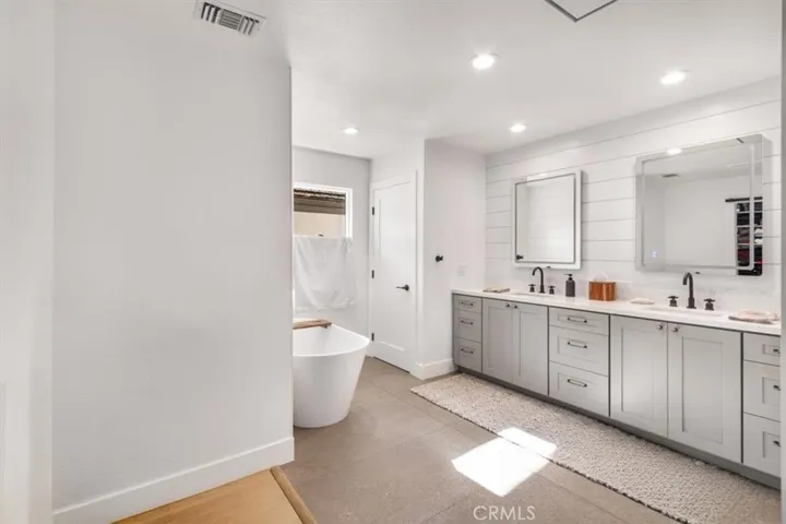 4912 Seapine Circle, Huntington Beach, California 92649