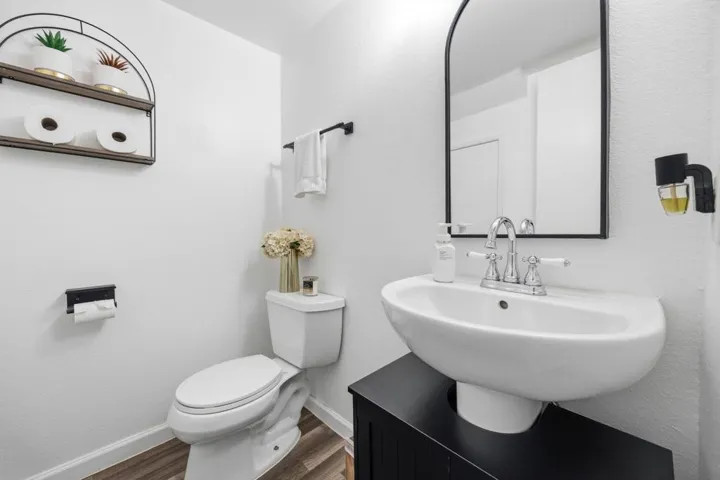20-web-or-mls-12320-mint-ct