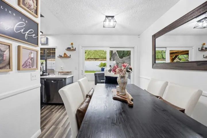 9-web-or-mls-12320-mint-ct