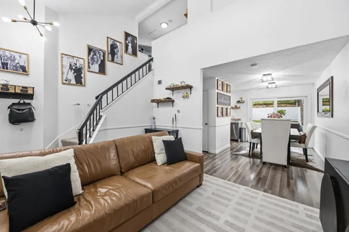 6-web-or-mls-12320-mint-ct