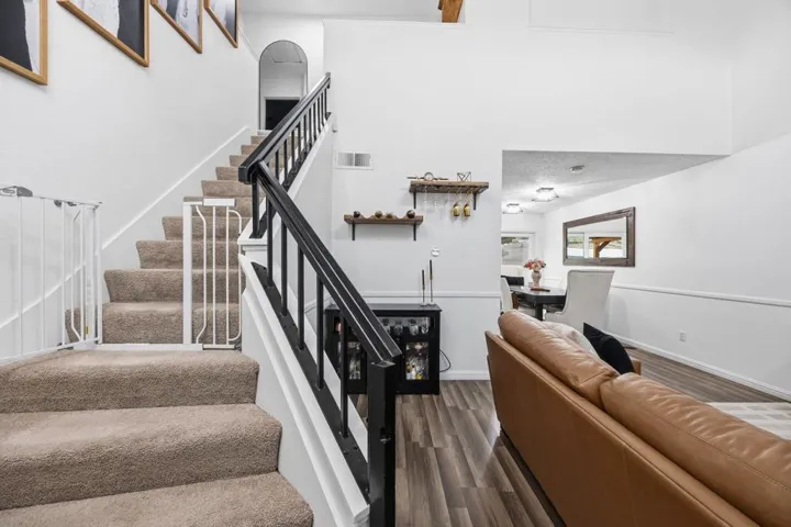 3-web-or-mls-12320-mint-ct