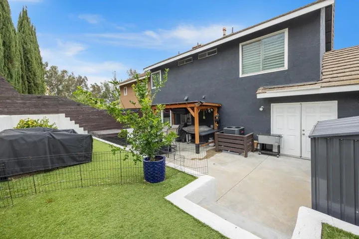 28-web-or-mls-12320-mint-ct