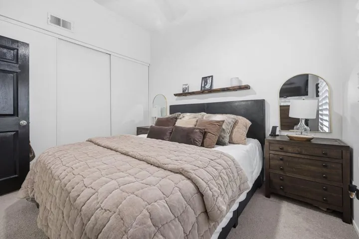 19-web-or-mls-12320-mint-ct