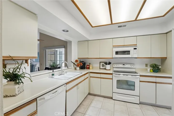 128 Desert Falls Drive E, Palm Desert, California 92211